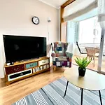 Appartamento La Bleue, Boutique With Free Parking, Full Equipped In Fenals