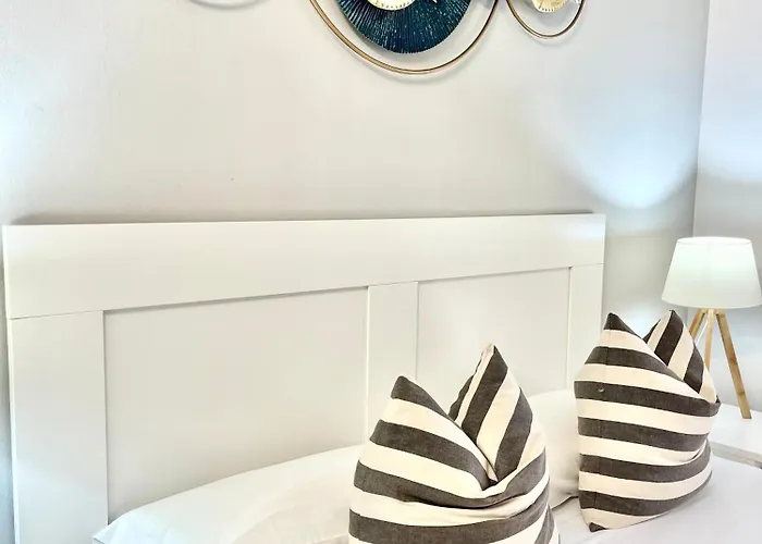 La Bleue, Boutique With Free Parking, Full Equipped In Fenals شقة يوريت دي مار