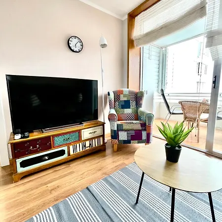 아파트 La Bleue, Boutique With Free Parking, Full Equipped In Fenals